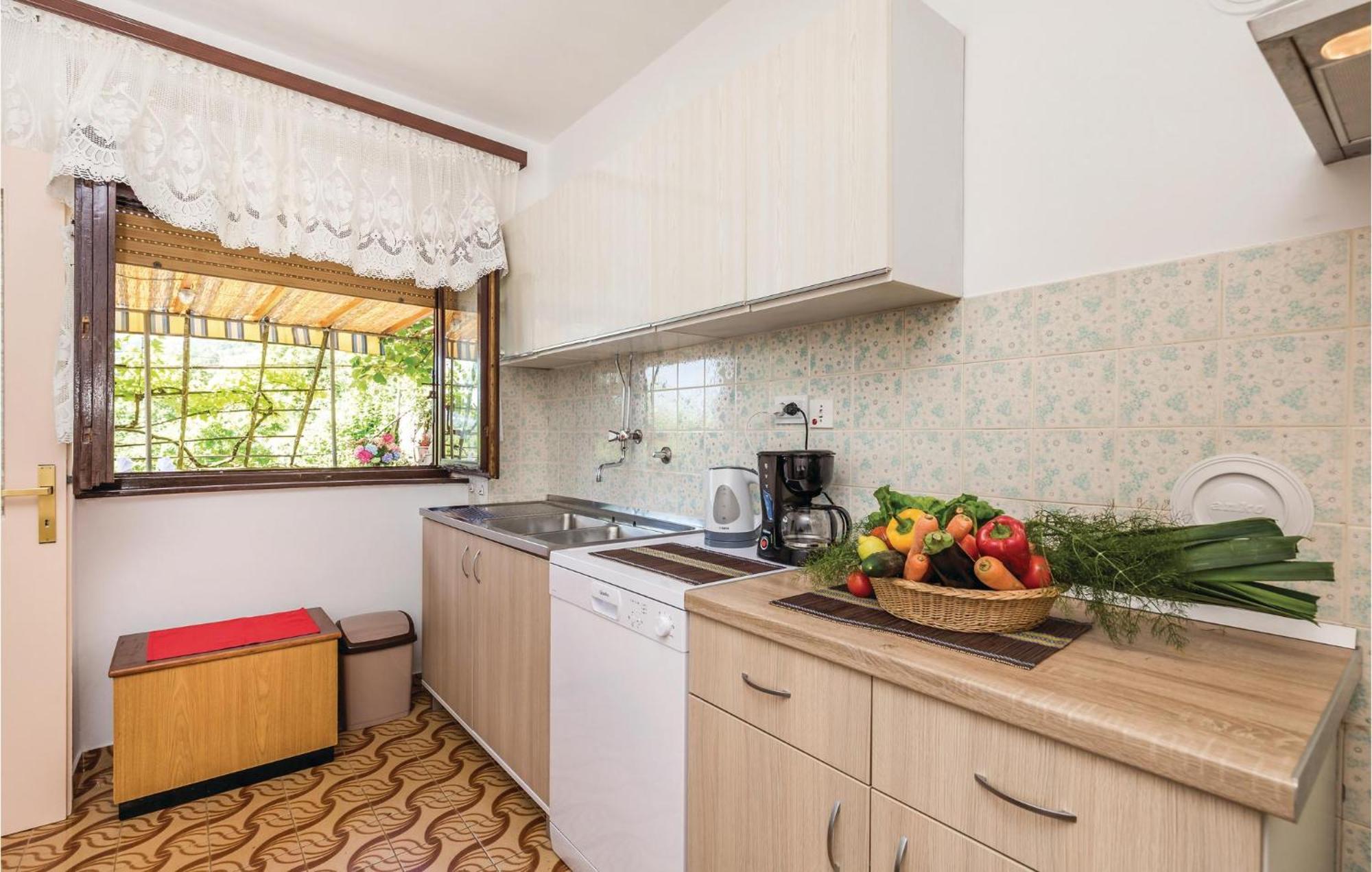 Beautiful Home In Lovran With House Sea View Ngoại thất bức ảnh