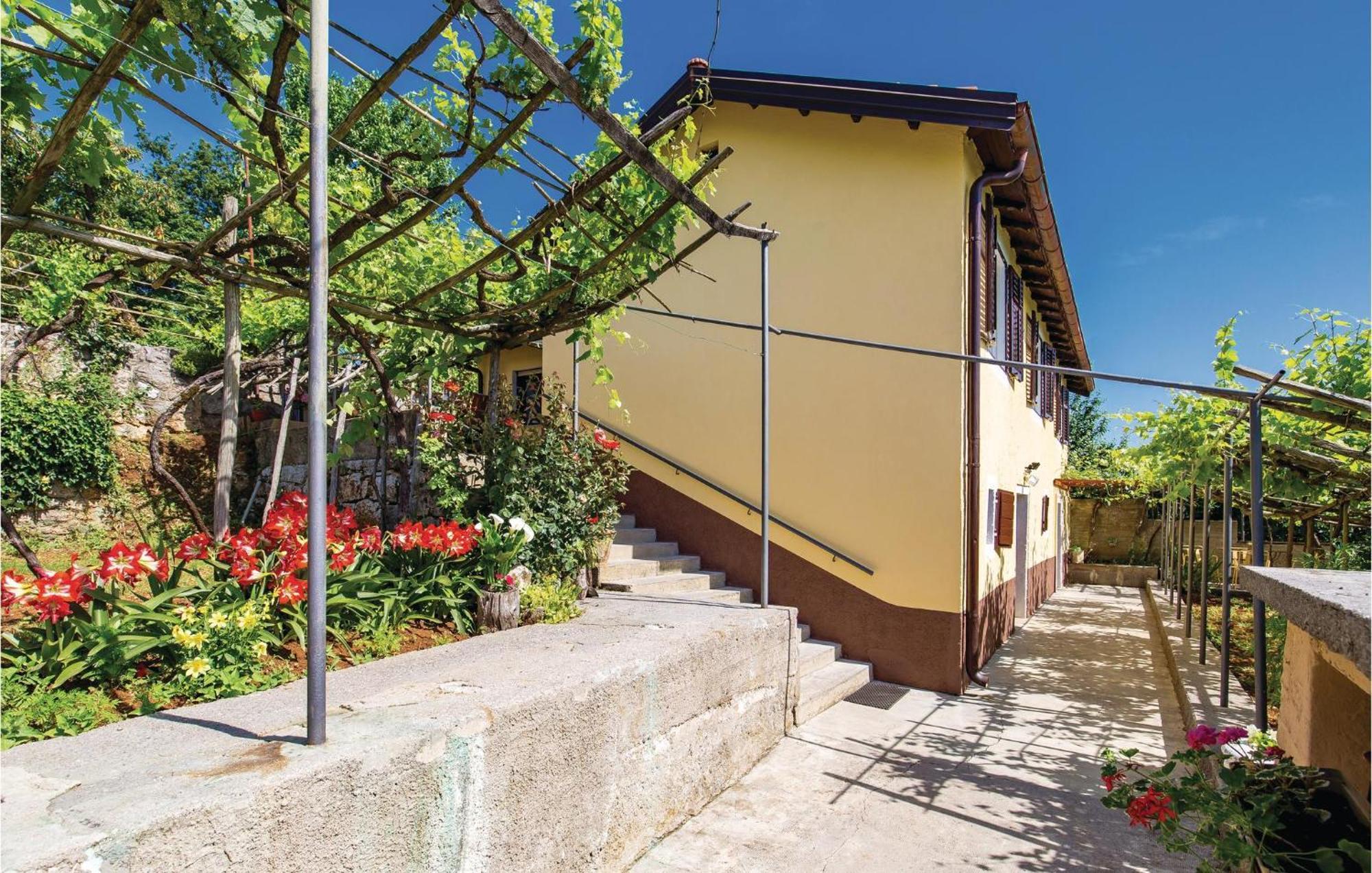 Beautiful Home In Lovran With House Sea View Ngoại thất bức ảnh
