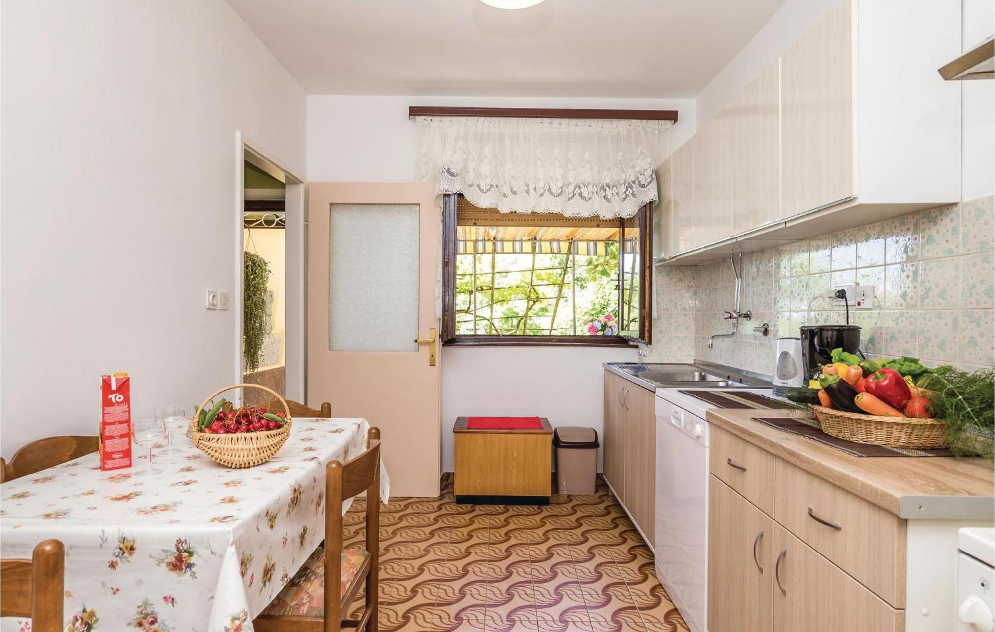 Beautiful Home In Lovran With House Sea View Ngoại thất bức ảnh